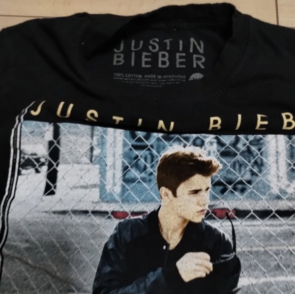 Justin Bieber shirt - Picture 3 of 4